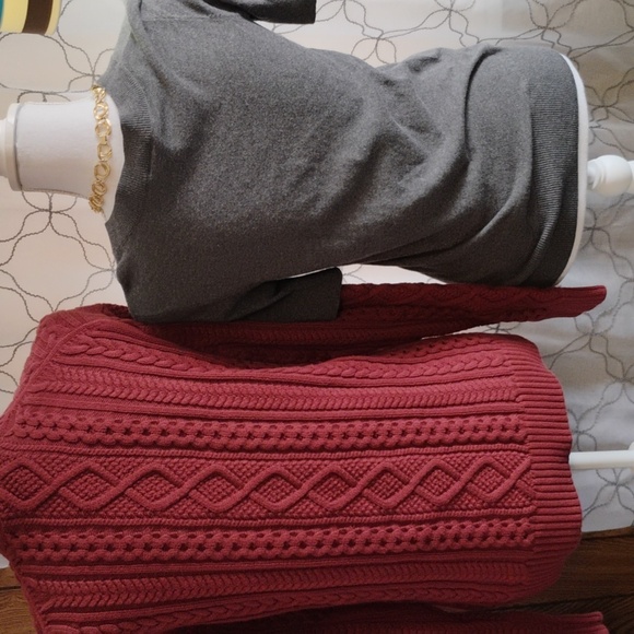 Size Medium Sweater Bundle - Picture 7 of 8